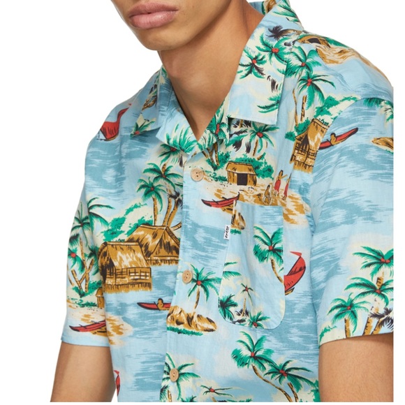 Levi's Other - LEVI'S
Blue Pelican Cameo Hawaiian Shirt